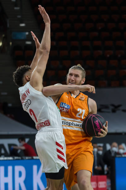 球员在质疑 球员在质疑