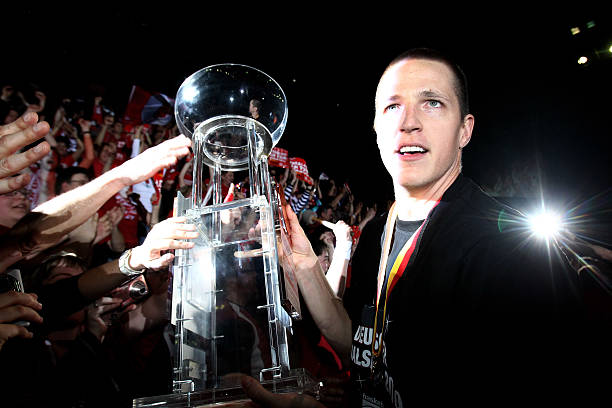 使他亲自破 使他亲自破