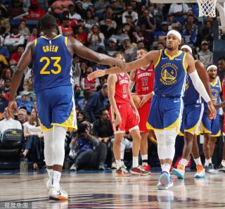 表现出色 表现出色